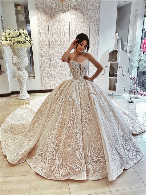 Pin By Andrea Ayala On Wedding Royal Ball Gowns Bridal Gowns Best
