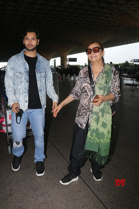 Singer Salma Agha Spotted At Airport Departure Gallery Social News Xyz
