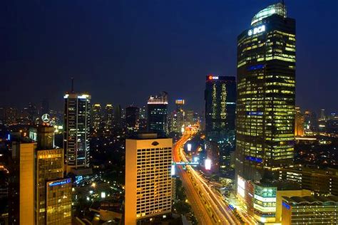 Sering ya bingung dengan pembagian waktu ini? 28+ Foto Kota Jakarta Siang Hari