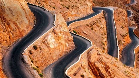 طريق عقبة المحمدية بالسعودية خطر مغامرة سير أعلى الجبل تحبس الأنفاس الرحالة