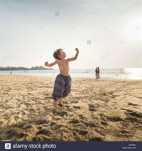 Muscles Flexing Stock Photos And Muscles Flexing Stock Images Alamy