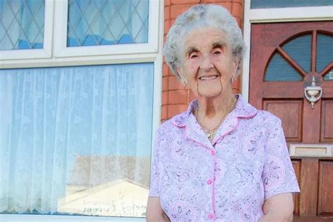 Great Gran Celebrates 100th Birthday In House She Has Lived In For A Century Big World News