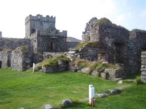 Peel Castle Isle Of Man Wonderful Places Castle Natural Landmarks