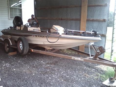 1986 champion 168 bass boat. 1986 Champion Bass Boat Pictures to Pin on Pinterest ...