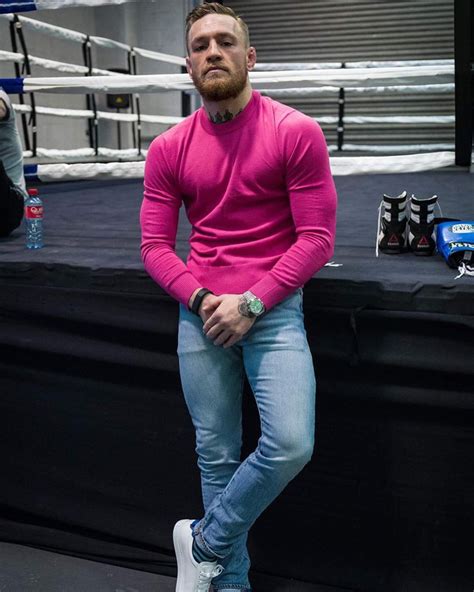 Không chỉ là võ sĩ triệu đô Conor McGregor còn là một đầu giày hạng nặng với gu thời trang