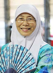 Dr wan azizah and anwar had arrived at istana. Wan Azizah Wan Ismail - Wikipedia Bahasa Melayu ...