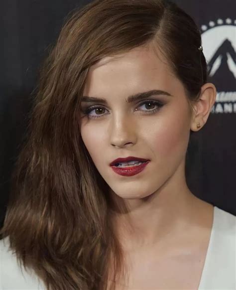 Emma Watson Funny Goofy Red Carpet Pictures Emma Watson Emma Watson