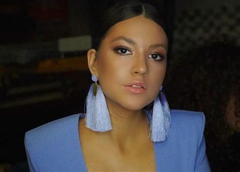 This account has been suspended. Cleopatra Stratan uimeşte din nou! Are un decolteu de ...