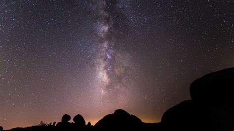 les perséides en time lapse depuis le parc national de joshua tree