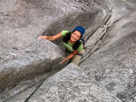 Rock Climbing In Squamish Bc Nomadbiba