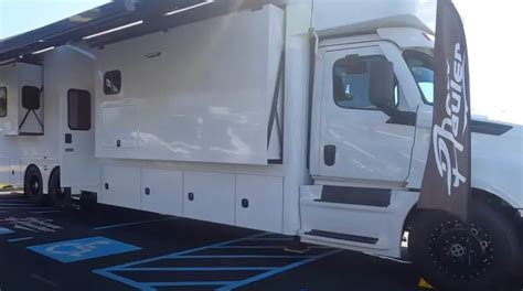 Showhauler Super C Motorhome Review 2023 With Video Nada Blue Book