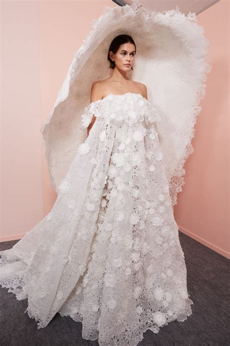 Pin By George Lim On Fashion Extravaganza In 2020 Wedding Dress