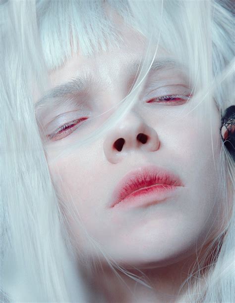 Ilona D Veresk Russian Photographer Modelo Albino High Key Portrait