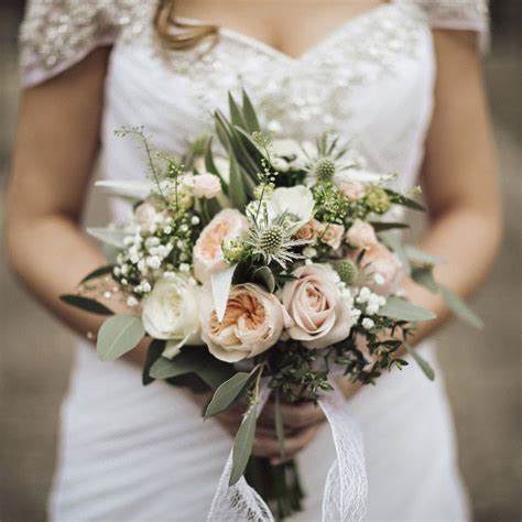 35 Stunning Wedding Bouquets For Springsummer Brides Weddingsonline