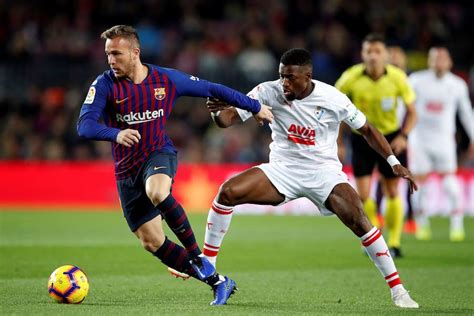 Un solitario gol de volea de griezmann le da la victoria al fc barcelona contra la sd eibar en ipurua. Fotos: Las mejores imágenes del Barcelona-Eibar | El ...