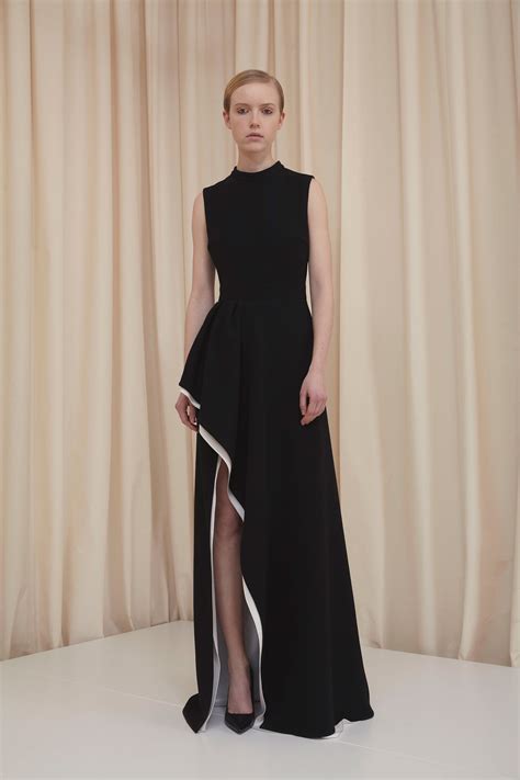 A Teodoro Fall 2019 Ready To Wear Collection Vogue Fashion Dresses