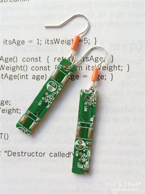 I Turn Old Electronic Devices Into Geeky Jewelry Geeky Jewellery