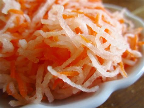 Learn about the health benefits and find six new daikon radish recipes to add to your kitchen! Diakon Radish And Carrot Salad Recipe - Genius Kitchen