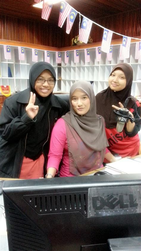 Last day kak bed dur: .. segalanya disini ..: Pertama Kali menjadi DJ Radio..