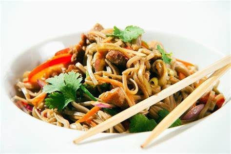 Гречневая лапша диета Гречневая лапша без овощей с тигровыми креветками и грецкими орешками в Гречневая лапша без овощей с тигровыми креветками и грецкими орешками в Гречневая лапша диета