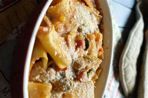 Al piacere di stare insieme aggiungete il gusto di questo primo iniziate la preparazione della vostra pasta pasticciata al forno vegetariana lavando le verdure: Pasta pasticciata al forno - La Taverna degli Arna