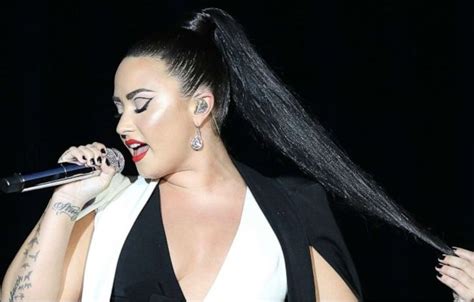 How much money does demi lovato have? Demi Lovato Wiki, New Boyfriend, Discography, Net worth 2020