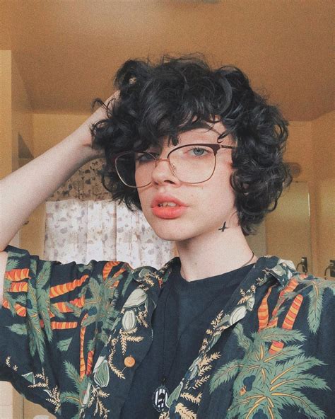 𝚛𝚊𝚒𝚗𝚋𝚘𝚠 𝚛𝚘𝚘𝚖 on Instagram hey its richie fake tattoo babes With Curly Hair Short