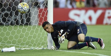 Atlético paranaense tem uma rica história de dedicação e amor, a tradição mística da. Scarpa perde pênalti no fim, e Flu e Atlético-PR empatam ...