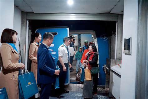 "رحلة الأحلام" تعيد آلاف العمال الصعبين إلى وطنهم في تيت - Vietnam.vn