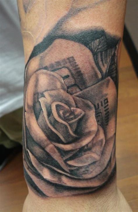 We did not find results for: 23 Tremendous Money Rose Tattoo Ideas - SloDive | Rose ...