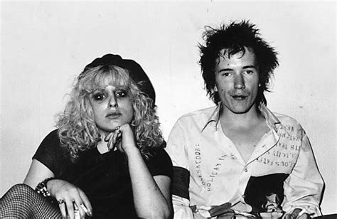 nancy spungen hottest pictures 17 photos page 2 of 2 the viraler