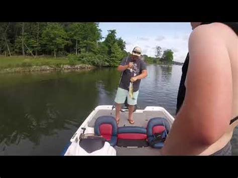 Welcome to captain's quarters at smith mountain lake virginia! Smith Mountain Lake Summer Bass Fishing (2018) - YouTube