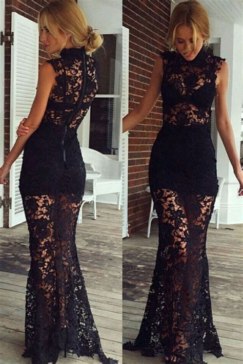 Dalla semplice raffinatezza di un abito in pizzo bianco angelico al glamour gotico in un abito in pizzo nero, scopri la collezione boohoo di abiti in pizzo a maniche lunghe e corte e trova lo stile perfetto oggi stesso. VESTITO LUNGO IN PIZZO NERO Vendita Abbigliamento