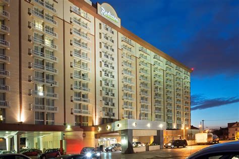Promo rate till rm110 per night however most of facilities e.g swiming. hotel in dannok, สงขลา Radisson Hotel JFK Airport in Queens, NY | Vista Group of ...