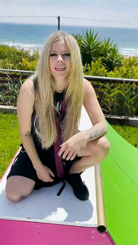 Avril Lavigne Llegó A Tik Tok Y Sus Fans Enloquecieron Con Su Primer