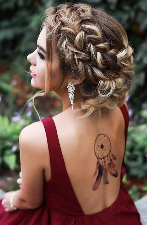 This ice queen look is truly magical. 99 Most Fashionable Prom Hairstyles This Year