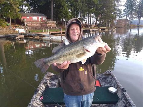 Fishing At Silver Lake In Cowlitz County Bass And Panfish Mecca Best