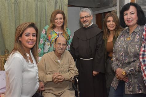 ناقش هذه المسألة في صفحة نقاش المقالة، ولا تُزِل هذا القالب دون توافق على ذلك.(نقاش) (أبريل 2019). صور.. سميرة سعيد تزور الموسيقار جمال سلامة - اليوم السابع