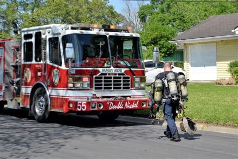 Fire Engine Vs Fire Truck Whats The Difference Firefighternow