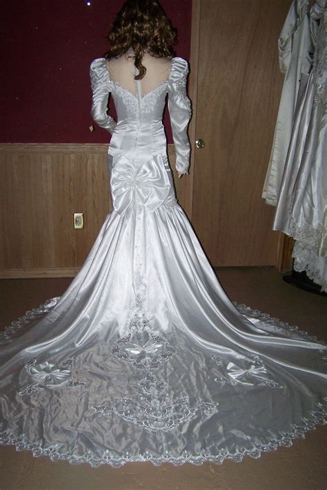 Short wedding dresses look undoubtedly chic paired with a veil and your desired clutch of blooms. 85 best images about 80s and 90s wedding dresses on Pinterest