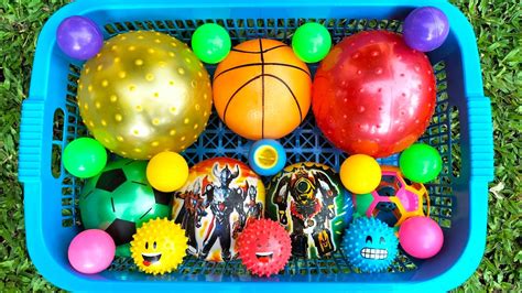 Wow Mengumpulkan Bola Emoji Bola Warna Warni Bola Basket Bola Sepak Takraw Bola Karakter