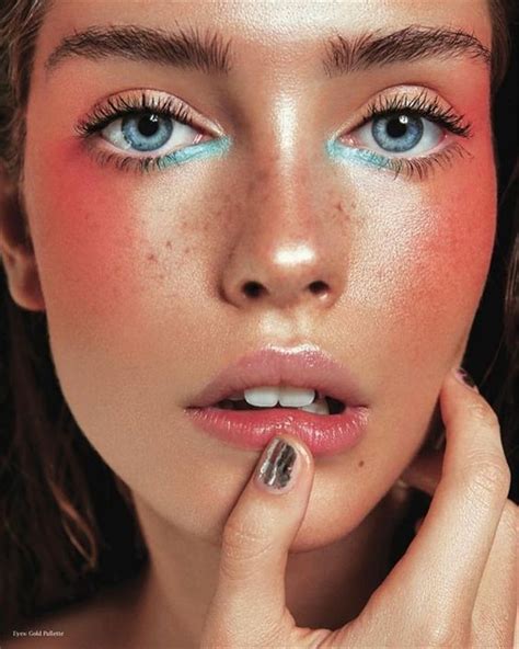 3 Winter Beauty Trends That Will Subvert Your Makeup Box In 2021 Cute