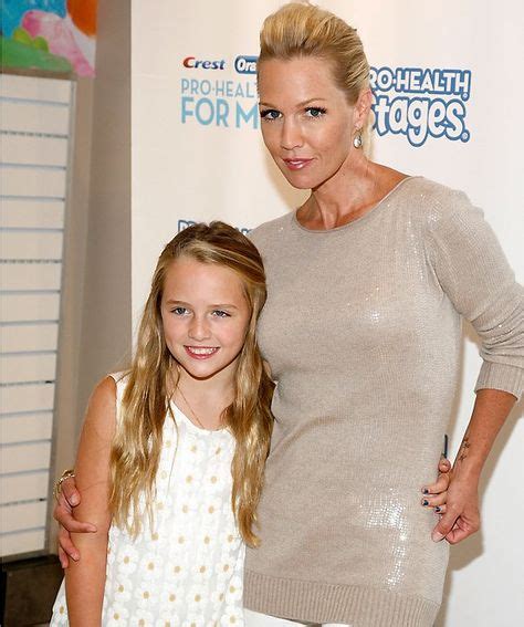 Jennie Garth With Daughter Lola Also Has Daughters Luca And Fiona