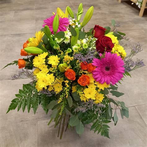 Puedes buscar por actividad o servicio, por nombres de empresa o por ciudades para encontrar todo lo que necesitas. Floristerías abiertas hoy en Zamora: Flores y Floreros