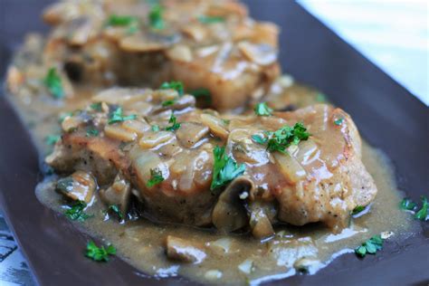 Southern Smothered Pork Chops In Brown Gravy Recipe Smothered Pork Chops Brown Gravy Recipe