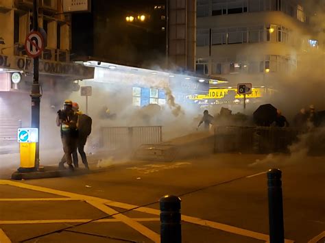 Live Updates Riot Police Fire Tear Gas To Disperse Hong Kong Protesters Cnn