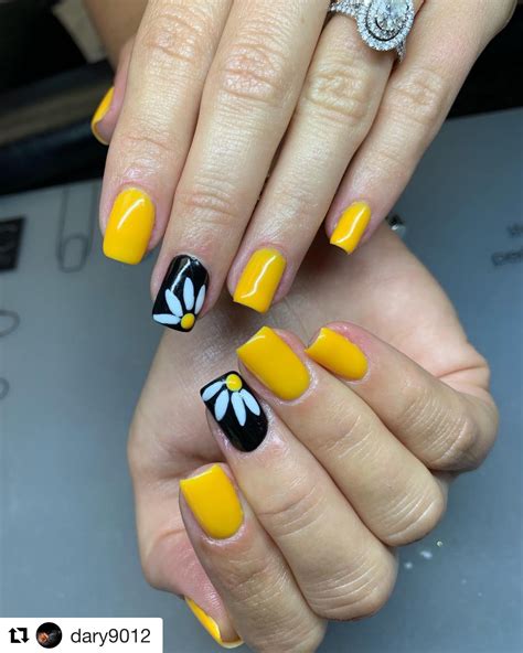Nail Design Flower Nails Black And Yellow Daisy Summer Ready