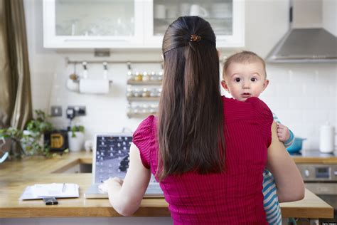 single moms pew research center finds that moms are breadwinners in 40 percent of households