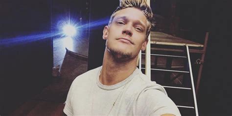 But, is this over flux of beauty and glamour only a problem for the performers? Ferry Doedens spreekt onzekerheid uit over OnlyFans-carrière