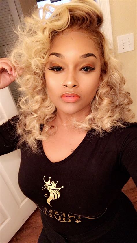 Using flexirods on short, layered hair is something that you don't have to go out to the hair salon in. Custom Color • Lace Frontal • Flexi Rod Curls 👑 www ...